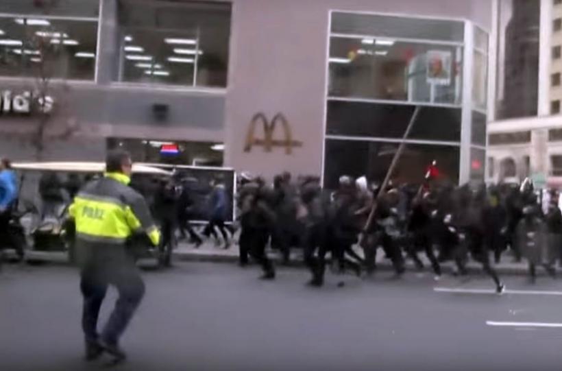 VIDEO - Demonstrații violente la Washington în timpul ceremoniei de învestire a lui Donald Trump