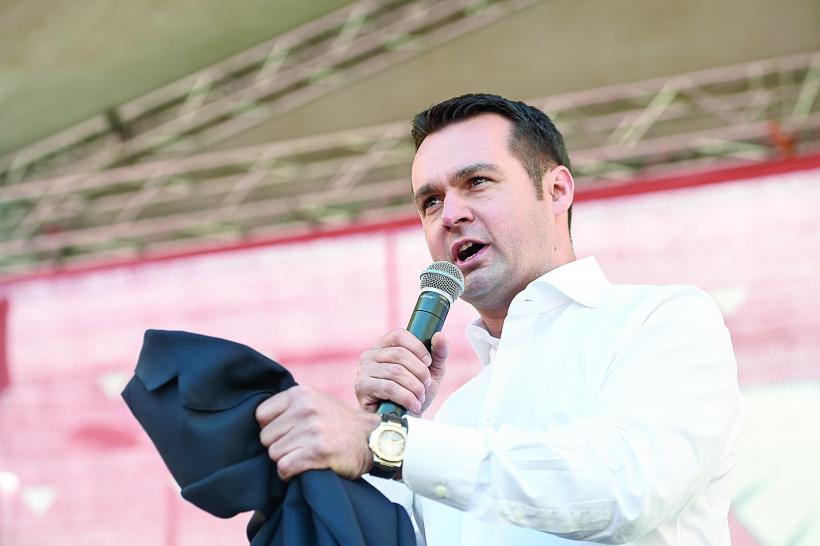 Sponsorizări de milioane în fotbal, ignorate de DNA 18564865