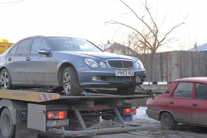 Botoşani: Contrabandist reţinut după ce a intrat cu maşina, în mod intenţionat, în autospeciala Poliţiei