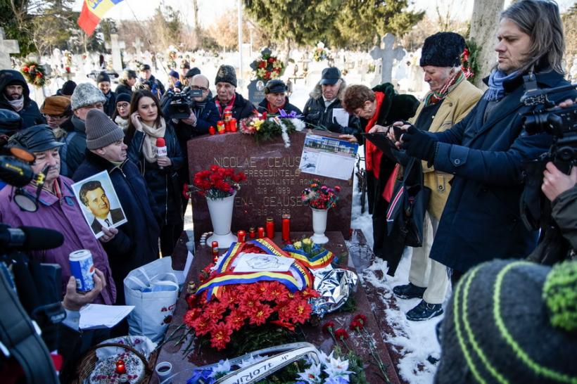 GALERIE FOTO - 99 de ani de la naşterea lui Nicolae Ceauşescu 18565073
