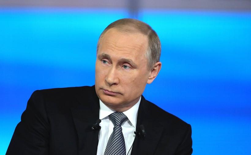 Vladimir Putin cere complexului militar-industrial rus să dezvolte arme robotice şi să acorde o atenţie specială infanteriei