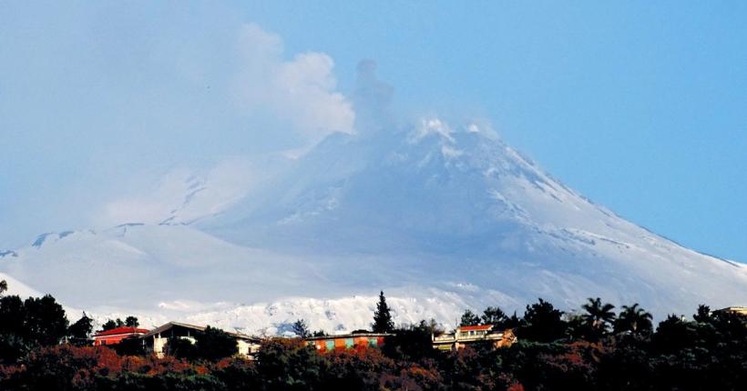 Italia: Intensă activitate seismică în zona vulcanului Etna din Sicilia