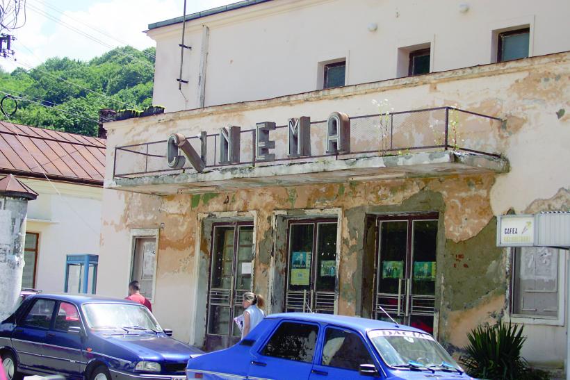 Tehnocraţii au devalizat la urgenţă RomâniaFilm 18565371