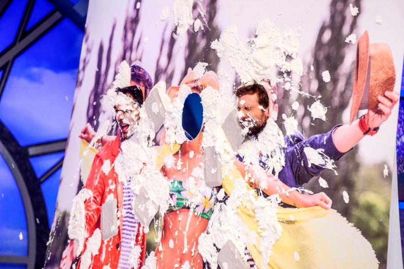 Neatza cu Răzvan și Dani. Bătaie cu frișcă între vedete, în ediția aniversară de azi! 18565672