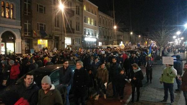 Cluj: Peste 20.000 de persoane mărşăluiesc pe străzile din municipiu
