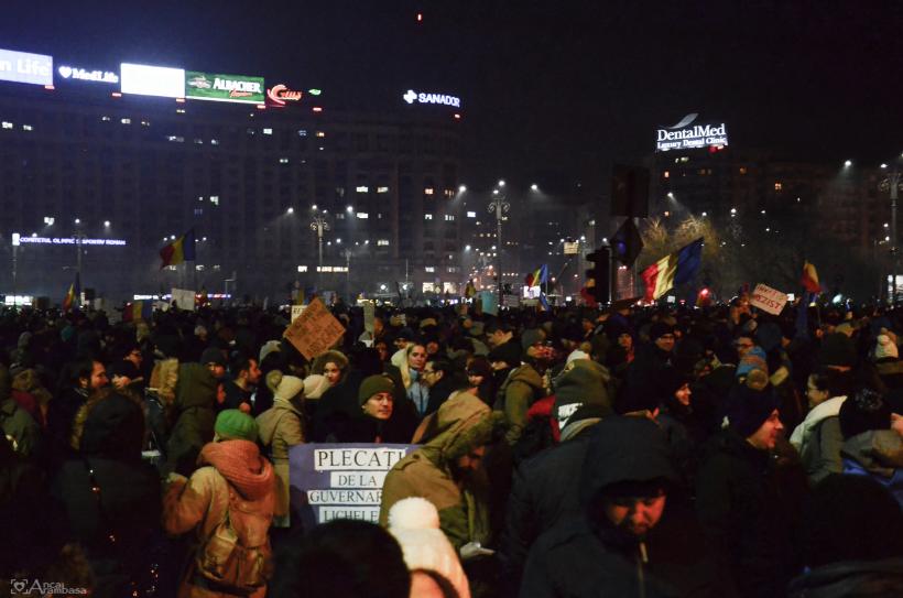GALERIE FOTO - A treia zi de proteste din Piața Victoriei 18565933