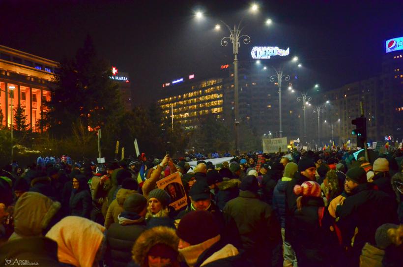 GALERIE FOTO - A treia zi de proteste din Piața Victoriei 18565936