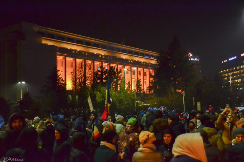 GALERIE FOTO - A treia zi de proteste din Piața Victoriei 18565937