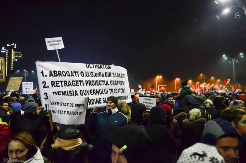 GALERIE FOTO - A treia zi de proteste din Piața Victoriei 18565948