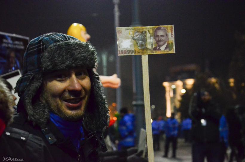 GALERIE FOTO - A treia zi de proteste din Piața Victoriei 18565954