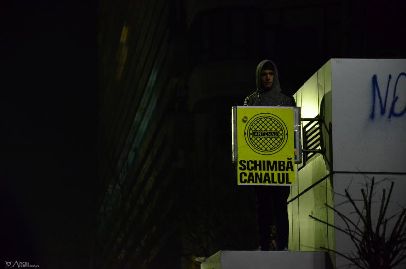 GALERIE FOTO - A treia zi de proteste din Piața Victoriei 18565960