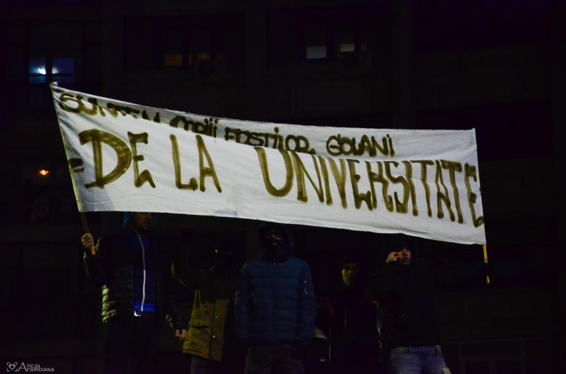 GALERIE FOTO - A treia zi de proteste din Piața Victoriei 18565961