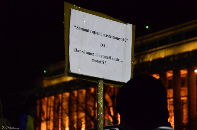 GALERIE FOTO - A treia zi de proteste din Piața Victoriei 18565963