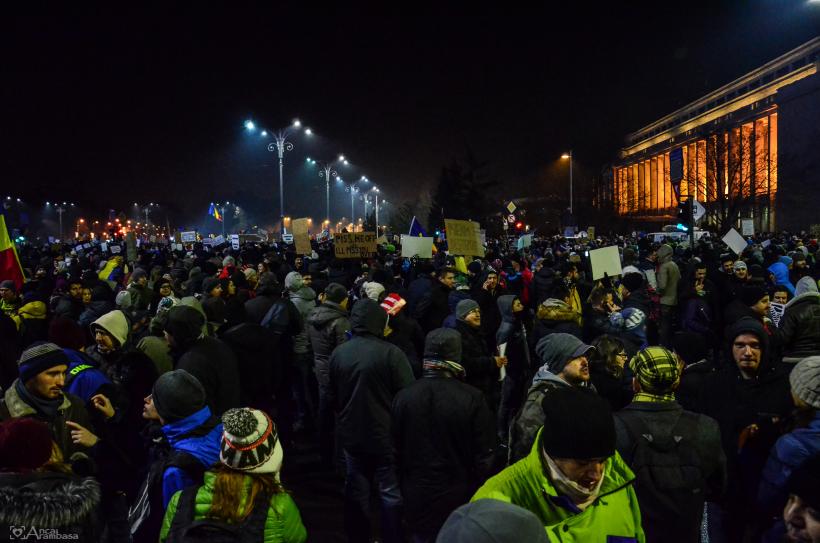 GALERIE FOTO - A treia zi de proteste din Piața Victoriei 18565968