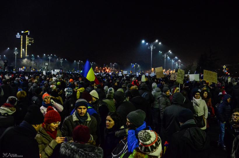 GALERIE FOTO - A treia zi de proteste din Piața Victoriei 18565969