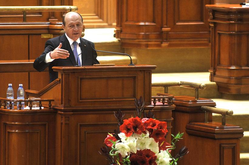 Băsescu critică bugetul și spune că este unul ”riscant”