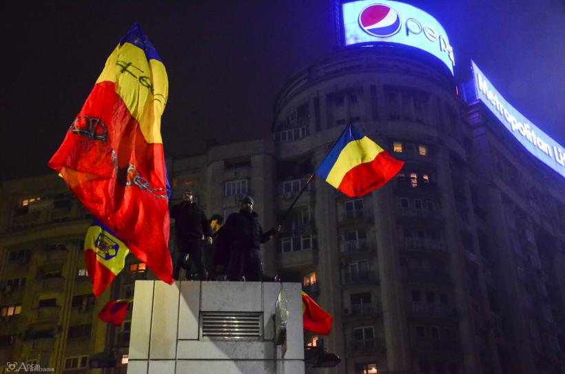GALERIE FOTO - A șasea zi de proteste din Piața Victoriei 18566213