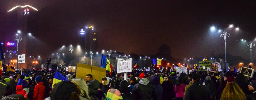 GALERIE FOTO - A șasea zi de proteste din Piața Victoriei 18566214