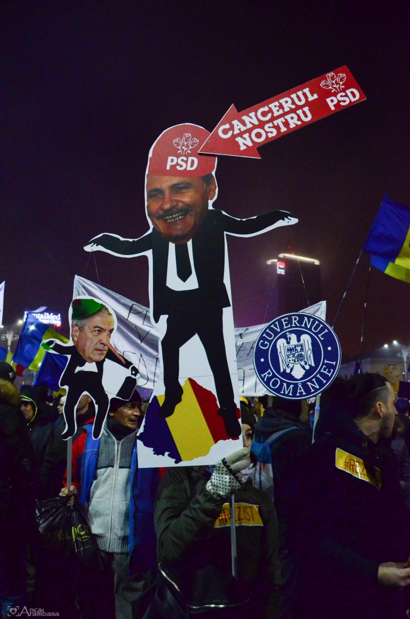 GALERIE FOTO - A șasea zi de proteste din Piața Victoriei 18566224