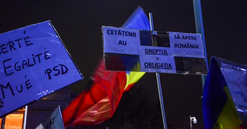 GALERIE FOTO - A șasea zi de proteste din Piața Victoriei 18566238