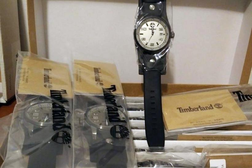 Constanţa: Ceasuri contrafăcute importate din China în valoare de peste 1 milion lei, descoperite în port