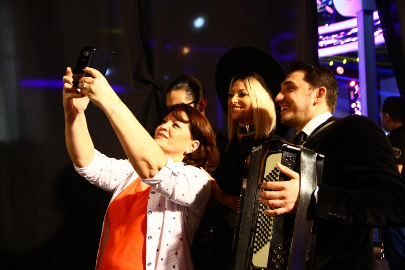 Delia, surpriză extraordinară de ziua sa! S-a întâmplat chiar în timpul filmărilor pentru cel de-al treilea sezon 'iUmor” 18566790