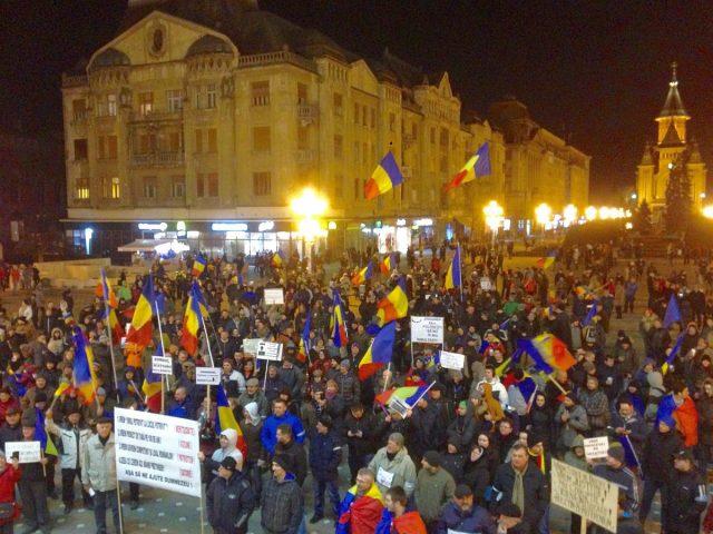 Peste 3.000 de protestatari în stradă la Timişoara; peste 500 la Cluj şi Sibiu