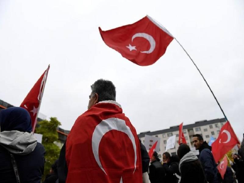 Turcia:Ministerul Justiţiei a cerut extrădarea unor membri ai organizaţiei lui Gulen din 16 state, inclusiv România