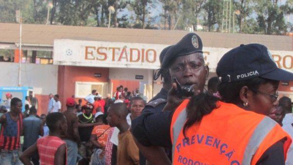 Fotbal: 17 morţi, într-o busculadă produsă pe un stadion din Angola