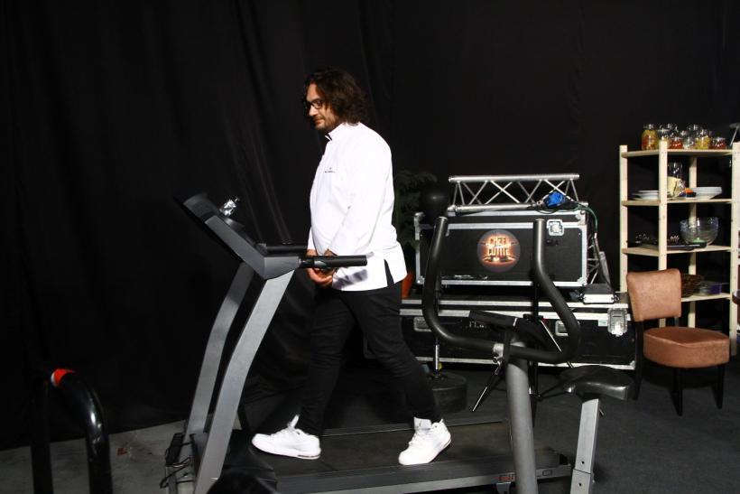 Chefi la cuțite - sezon nou. Juraţii recunosc că s-au cam îngrăşat! Cum vor chefii să slăbească 18567032