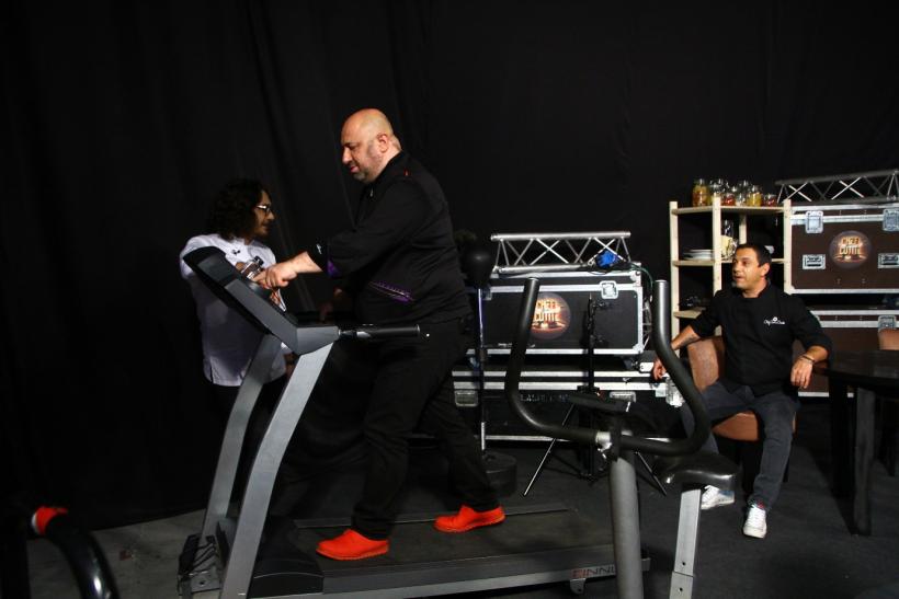 Chefi la cuțite - sezon nou. Juraţii recunosc că s-au cam îngrăşat! Cum vor chefii să slăbească 18567033