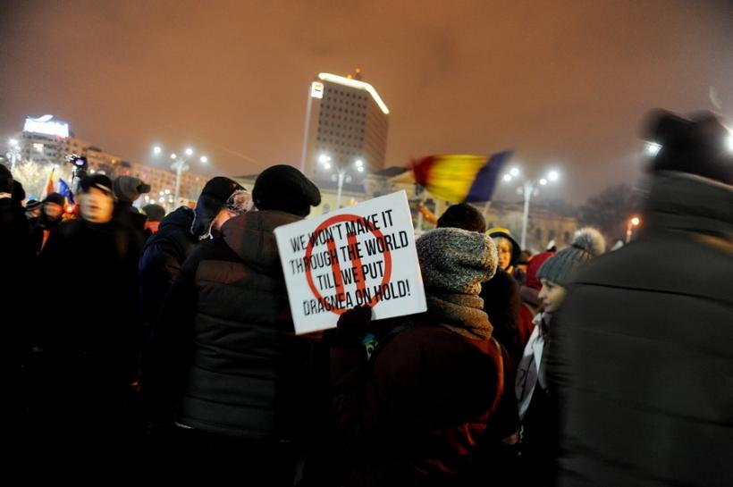 GALERIE FOTO - Protest în Piaţa Victoriei, ziua a 13-a 18566975