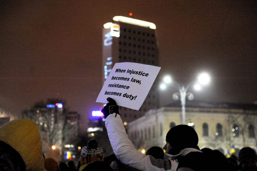 GALERIE FOTO - Protest în Piaţa Victoriei, ziua a 13-a 18566979