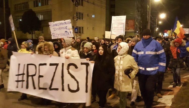 Protestul cu omletă de la Sibiu. Demonstraţiile, suspendate