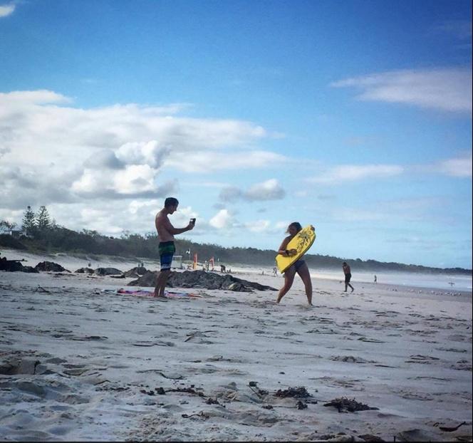 Cine realizează fotografiile perfecte ale fetelor de pe Instagram 18567344