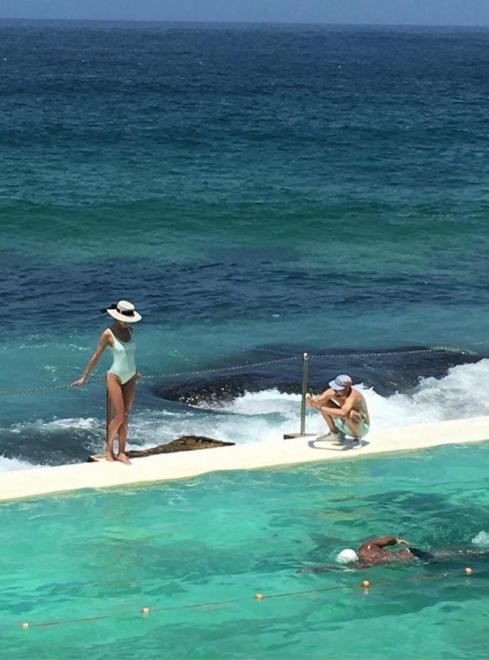 Cine realizează fotografiile perfecte ale fetelor de pe Instagram 18567348