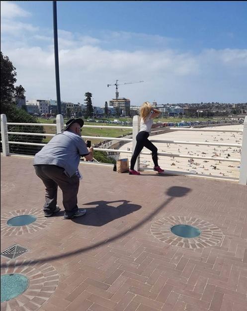 Cine realizează fotografiile perfecte ale fetelor de pe Instagram 18567349