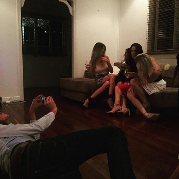 Cine realizează fotografiile perfecte ale fetelor de pe Instagram 18567351