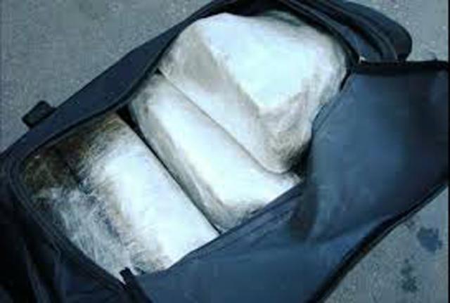 Un sucevean a fost arestat pentru trafic de droguri. Acesta transporta 26 de kg de precursori
