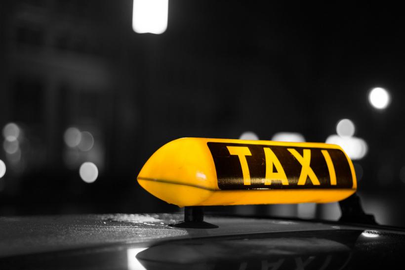 Un taximetrist, suspectat că i-ar fi tăiat frânele de la maşină iubitei sale