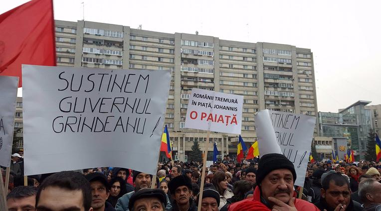 Aproximativ 6.000 de oameni la mitingul organizat de PSD pentru susţinerea Guvernului Grindeanu 