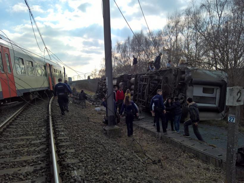 Belgia: Un mort și 25 răniți în urma deraierii unui tren în apropierea orașului Louvain