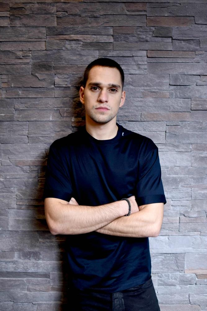 Happy Channel. Carmen Tănase, Cristina Ciobănașu (Criss), Vlad Gherman și Rapha Tudor joacă în primul iSerial din România, “Când mama nu-i acasă” 18567554