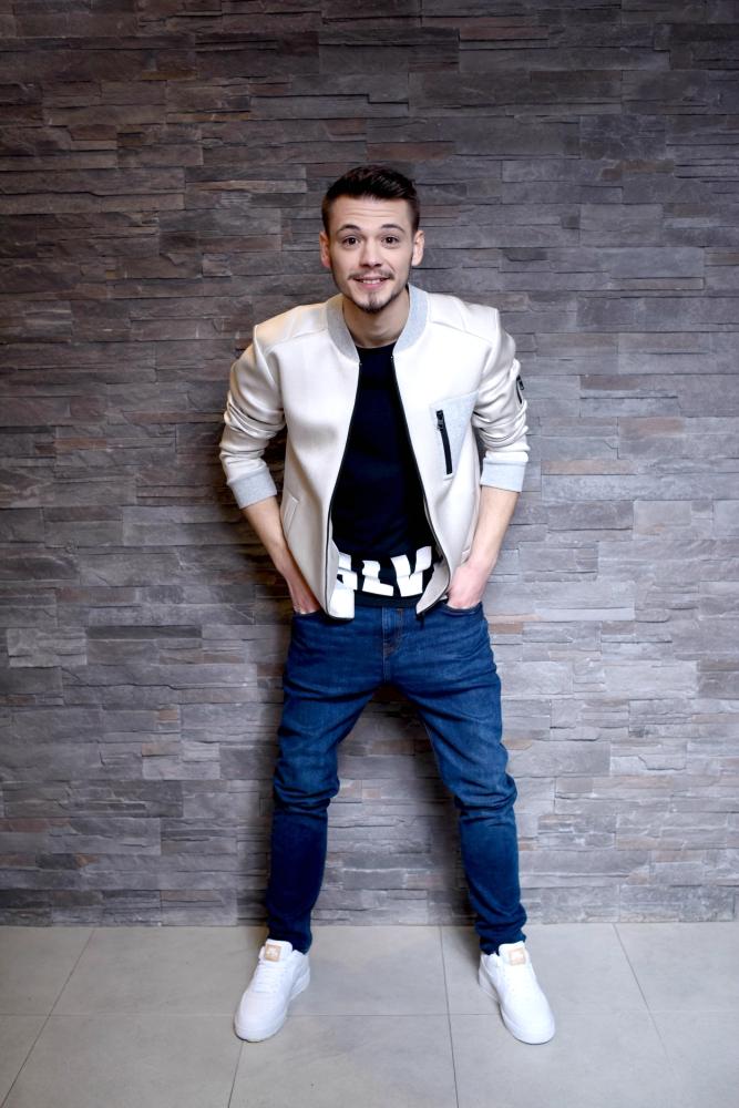 Happy Channel. Carmen Tănase, Cristina Ciobănașu (Criss), Vlad Gherman și Rapha Tudor joacă în primul iSerial din România, “Când mama nu-i acasă” 18567555