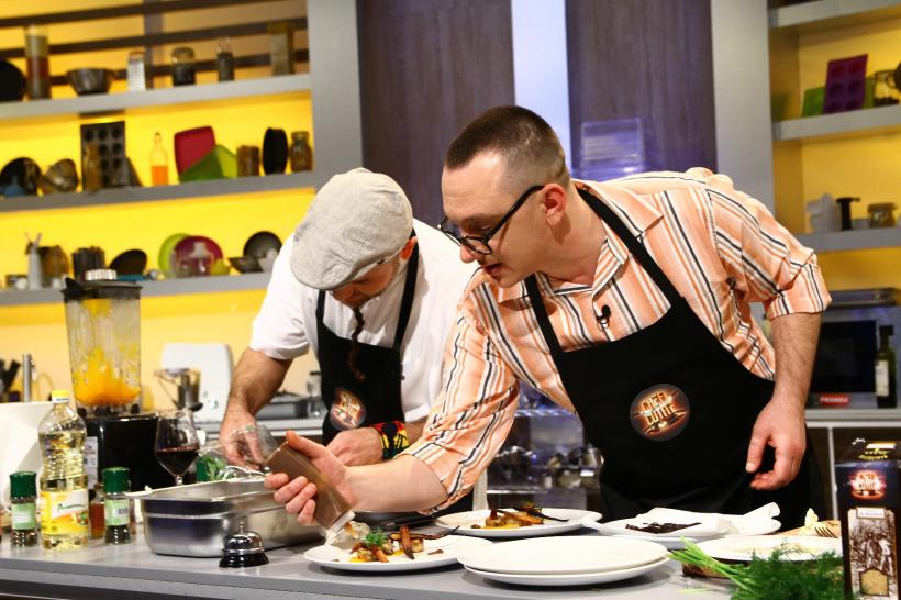 Chefi la cuțite. Revine coșmarul lui Scărlătescu, în timp ce Pacha Man și Don Baxter îi păcălesc pe juraţi! 18567736