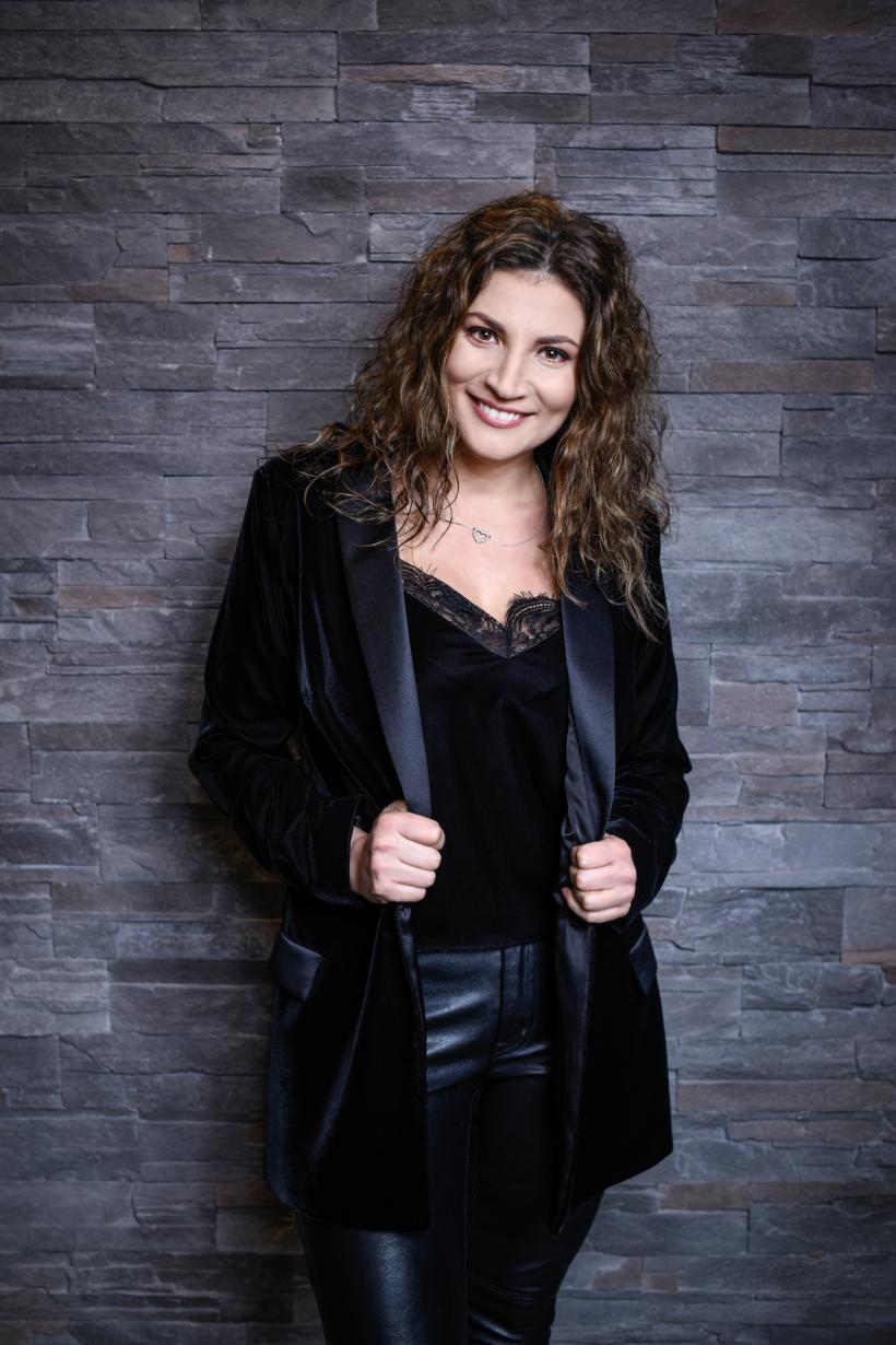 Happy Channel. Ioana Ginghină și Virginia Rogin joacă în iSerialul “Când mama nu-i acasă” 18567833