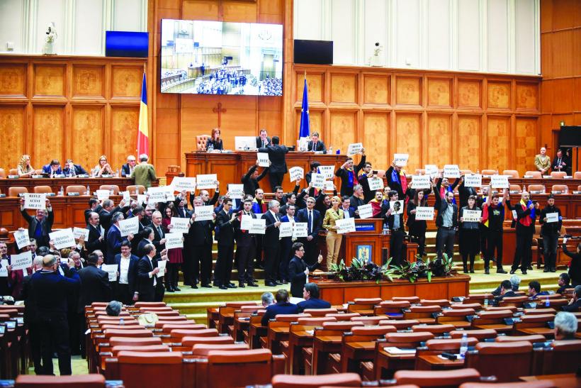 Refresh politic şi pericol iminent de scindare în Opoziţie