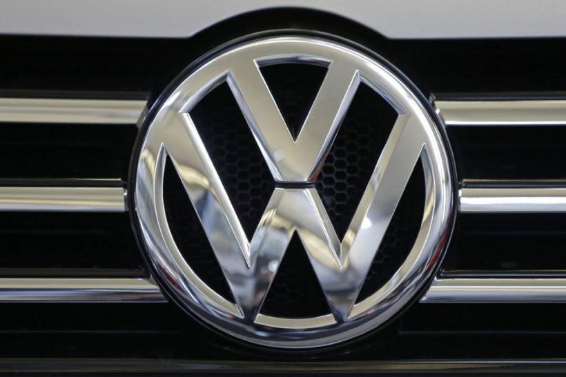 Volkswagen plafonează remuneraţia directorilor