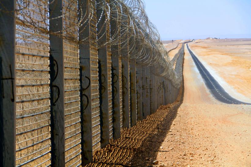 Turcia a ridicat mai mult de jumătate din zidul de la granița cu Siria