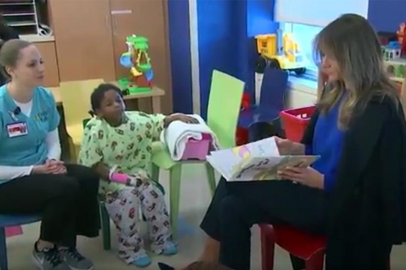 Melania Trump le-a citit copiilor dintr-un spital din New York